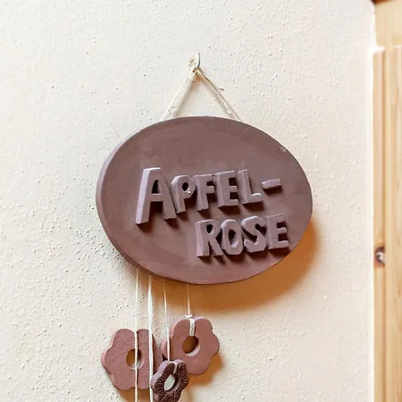Schweizerhof Apfelrose Apartamento *